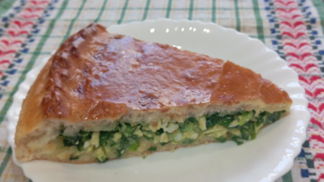 Вкуснейший пирог с зелёным луком и яйцом.