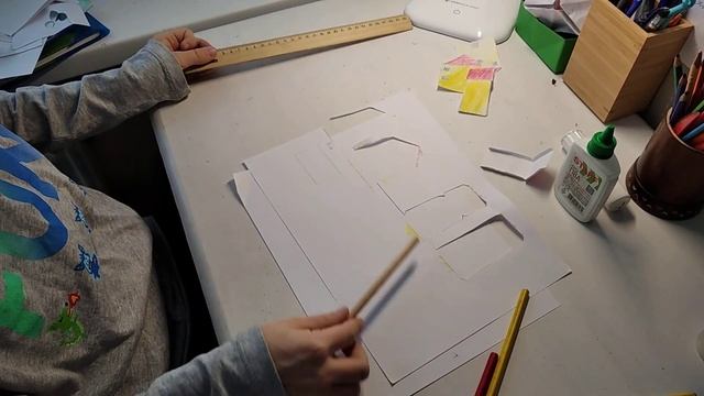 Как сделать небольшой объёмный домик своими руками