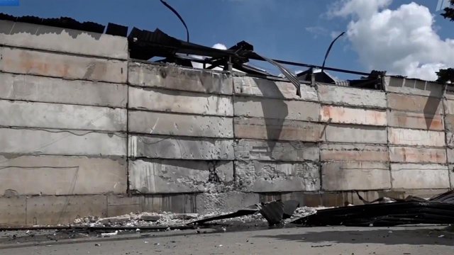 Появились кадры с частями БПЛА, атаковавшего завод и пожарных в Луганске