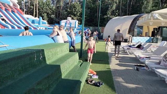 Воронеж. Загородный клуб Адмирал. Бассейны.