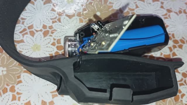 Ремонт налобного фонарика, замена аккумулятора 18650