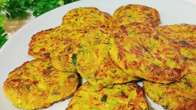 Оладьи из кабачков! Их вы будете готовить все лето!Кабачковые оладьи.Самый простой и быстрый рецепт