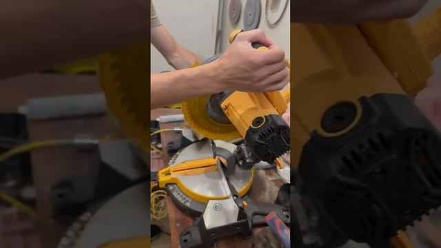 Инструкция по запилу широкого плинтуса под 45' торцово?