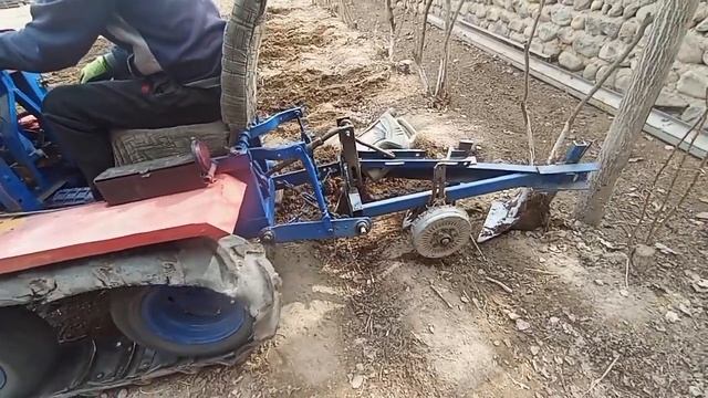 Самодельная гусеничный минитрактор на Таджикистан