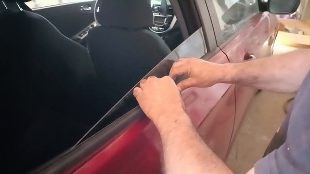 Как снять молдинг задней двери хендай Солярис.