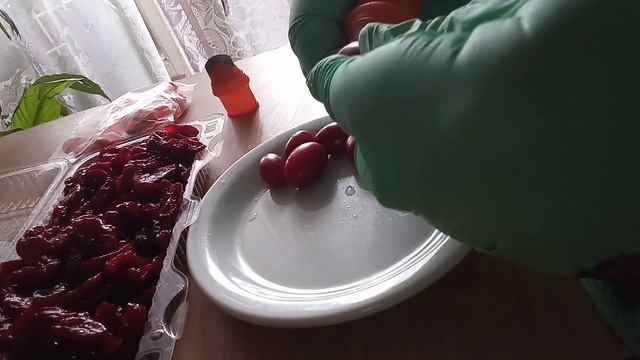 Легко вынимаем косточки из кизила