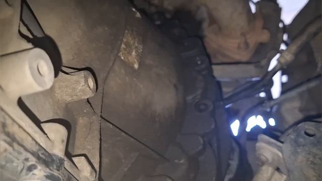 снятие мотора лендровер дискавери3 без снятия кузова.