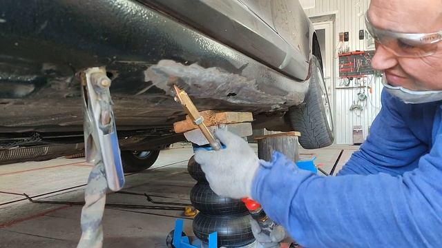 Как выровнять порог с помощью домкрата -  простой спос?