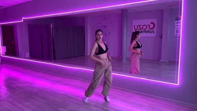 Движения бёдрами в танце ( больше видео уроков и разбо?