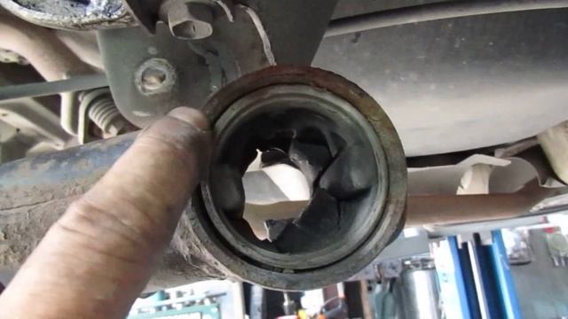 Тойота Королла (Toyota Corolla). Замена сайлентблока задней б