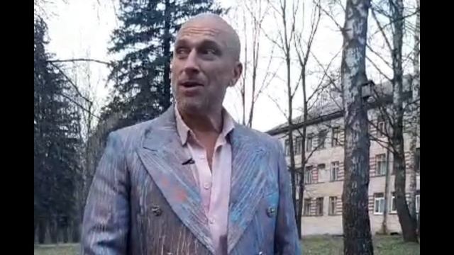Дмитрий Нагиев признался, что "не качает права и не ест на стороне"