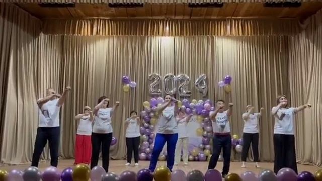 Танец учителей. Выпускной 2024