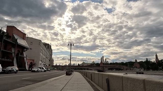 Богач привел больной жене сиделку с улицы… А едва гор?