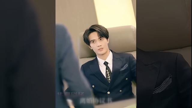 Пьяная уборщица спит с холодным CEO  Проснувшись, она в ?