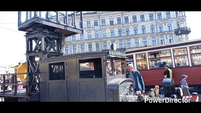 Фестиваль ретро-транспорта в Санкт-Петербурге.