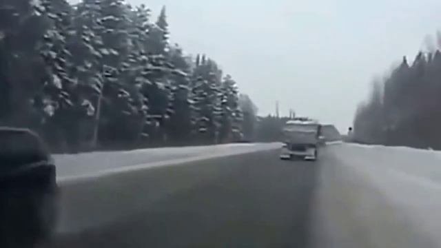 Опасные обгоны. К чему приводят гонки на трассе!