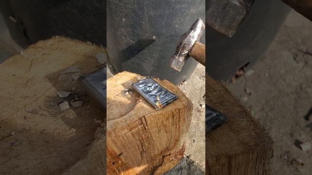 возгорание акб телефона тест аккумулятора #automobile #treasu