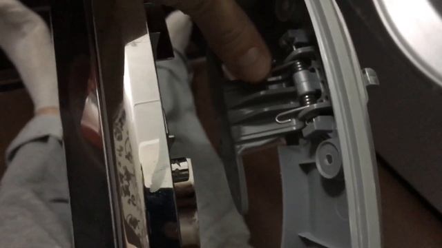 Как установить пружинку для ручки люка стиральной машины