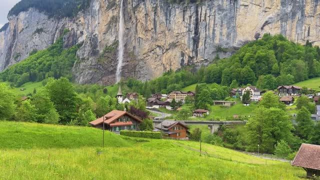 Сельская местность Швейцарии - Лаутербруннен, самая красивая швейцарская деревня - сказочная деревня