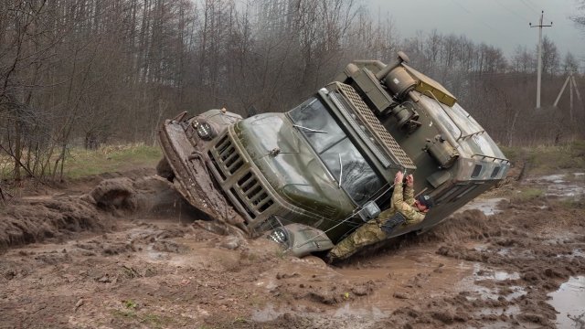 ГДЕ УАЗЫ ТОНУЛИ - ПРОЕХАЛ ВОЕННЫЙ ЗИЛ 131 на СПОР!