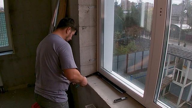Как ШТУКАТУРИТЬ ОКОННЫЕ ОТКОСЫ. Стартовый профиль в п?