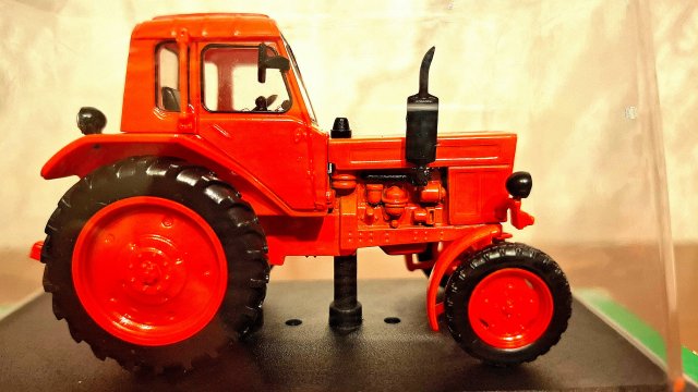 МТЗ-80, трактор из СССР.