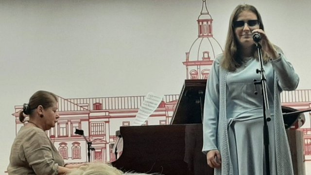 Русский вальс   Слова: Н. Добронравов, музыка:  А. Пахмутова