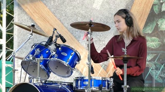 Алена Макеева - Holiday (Green Day)