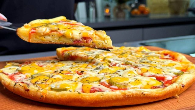 Самая быстрая ПИЦЦА ! Все смешали и на сковороду! Проще и быстрее рецепта не знаю! Вкусно , быстро.