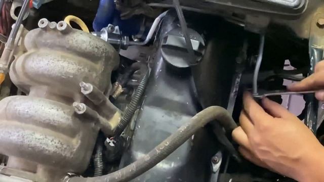 Нивас 21214, замена топливной трубки и регулятора давлен