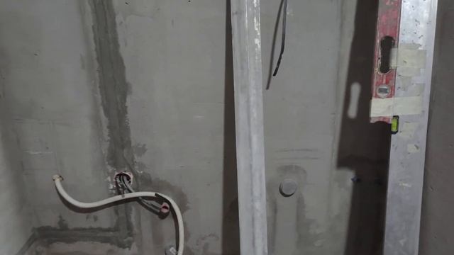 Штукатурка стен в ванной под плитку. Как выровнять кри