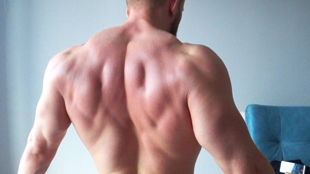 Упражнения для ТРАПЕЦИИ ( 4 простых УПРАЖНЕНИЯ)