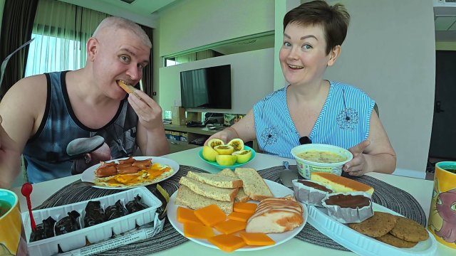 Мукбанг мы не на столько БОГАТЫ что б отдыхать в СОЧИ! Денег хватает только на Таиланд) Паттайя обед