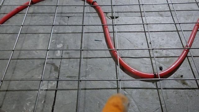 Как правильно укладывать сетку на трубу теплого пола: