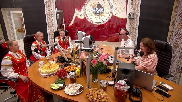 Родные на "КАЗАК FM". Семейный ансамбль "Звездный" из ст.Васюринской