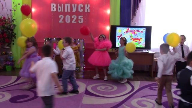 Выпускной праздник в "Светлячке"