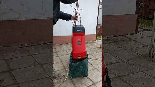 Демонстрация работы садового измельчителя DDE SH 250