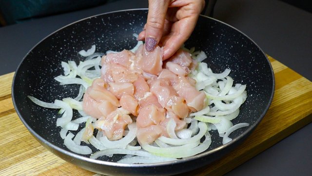 Готовится быстро! Съедается еще быстрее! Потрясающе вкусный ужин.