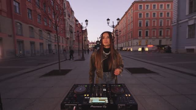 Lisa Marty  Autumn city mix. Melodic House & Techno; Afro House