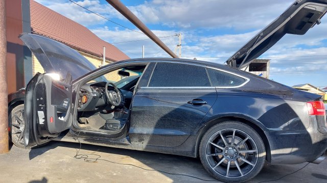 Audi A5 2017 доломали при попытке найти неисправность !