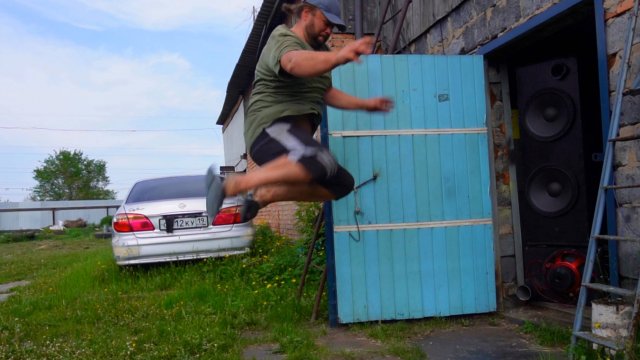 ТАНЦУЙ СОСЕД !