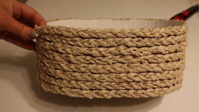 Как я из бумаги для выпечки смастерила симпатичную корзину. Делюсь МК