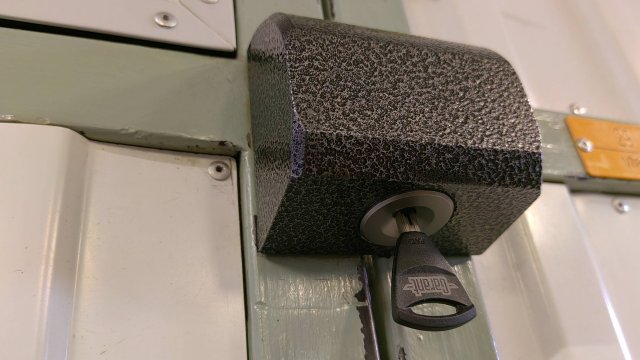 Навесной замок Гарант Рубеж — взломостойкий всепогодный замок для гаража, ворот и уличных дверей