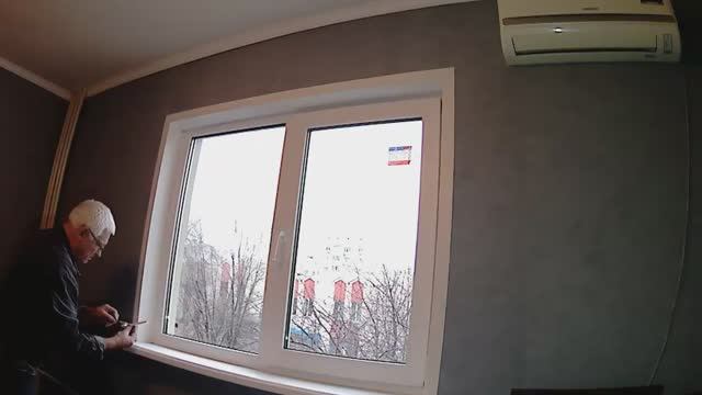 Пластмассовые уголки на откосы окон.