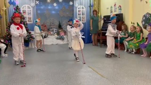 Танец Снеговиков Ать два ст  гр