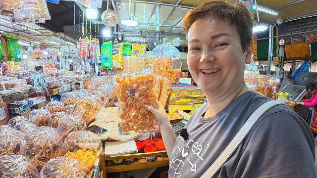 Остаёмся в Таиланде! ПРОБЛЕМЫ с билетами, попали на ДЕНЬГИ! Закупаемся на РЫБНОМ РЫНКЕ Наклуа Влог