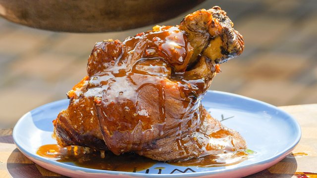 Это восхитительно!!! Свиная рулька в китайском соусе. Готовлю в афганском казане и тандыре