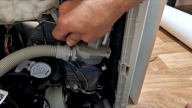 Почему в посудомойке осталась вода? Легко исправить с?