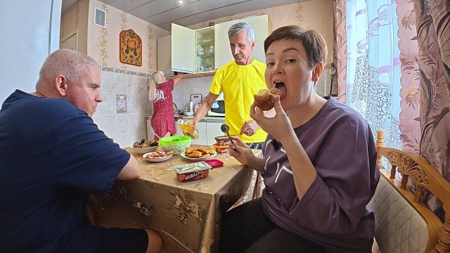 Вован МУДРИТ с шашлыком! Наташа купила НОВУЮ КВАРТИРУ!? ОБЪЕДАЕМ семью на НАМАЗКУ) Семейный Влог
