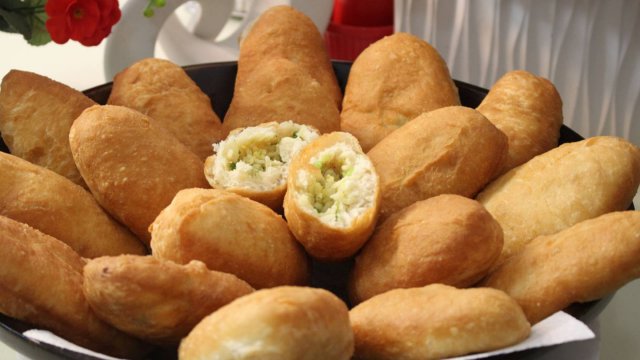 РЕЦЕПТ ВОЗДУШНЫХ И МЯГКИХ ПИРОЖКОВ КОТОРЫЕ ХОЛОДНЫЕ ВКУСНЫЕ И НЕ ЧЕРСТВЕЮТ НЕСКОЛЬКО ДНЕЙ